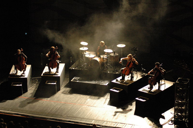 Фотографии -> Концерты ->  Apocalyptica в Music Hall (13 ноября 2005) -> Apocalyptica в Music Hall (13 ноября 2005) - 014