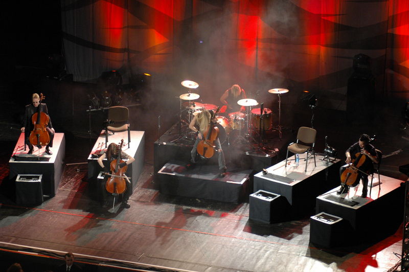 Фотографии -> Концерты ->  Apocalyptica в Music Hall (13 ноября 2005) -> Apocalyptica в Music Hall (13 ноября 2005) - 028