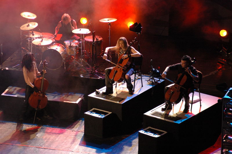 Фотографии -> Концерты ->  Apocalyptica в Music Hall (13 ноября 2005) -> Apocalyptica в Music Hall (13 ноября 2005) - 044