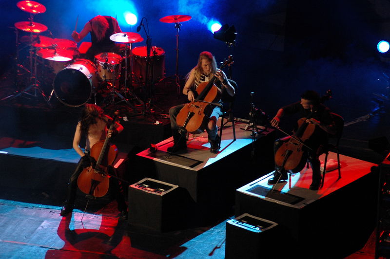 Фотографии -> Концерты ->  Apocalyptica в Music Hall (13 ноября 2005) -> Apocalyptica в Music Hall (13 ноября 2005) - 047