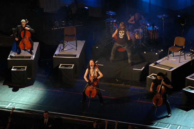 Фотографии -> Концерты ->  Apocalyptica в Music Hall (13 ноября 2005) -> Apocalyptica в Music Hall (13 ноября 2005) - 079