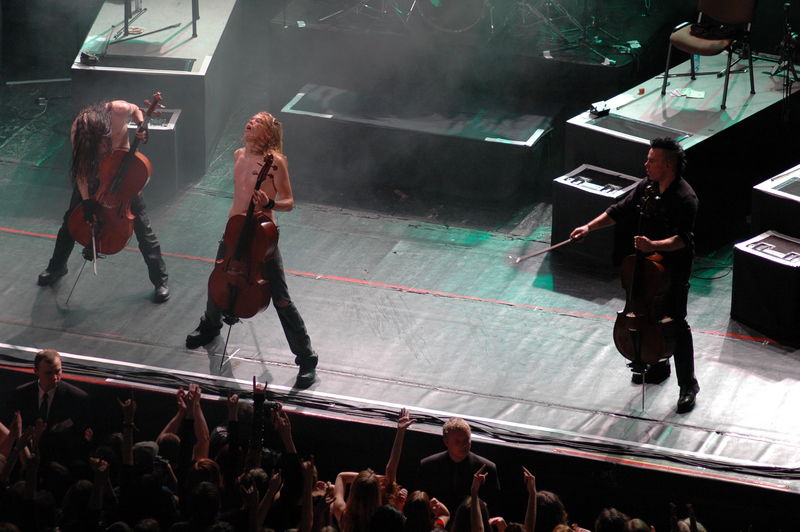 Фотографии -> Концерты ->  Apocalyptica в Music Hall (13 ноября 2005) -> Apocalyptica в Music Hall (13 ноября 2005) - 119