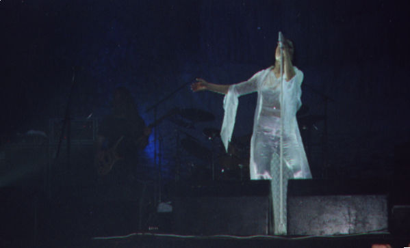 Фотографии -> Концерты ->  Nightwish в ДС Юбилейный (26 сентября 2003) -> Nightwish в ДС Юбилейный (26 сентября 2003) - 008