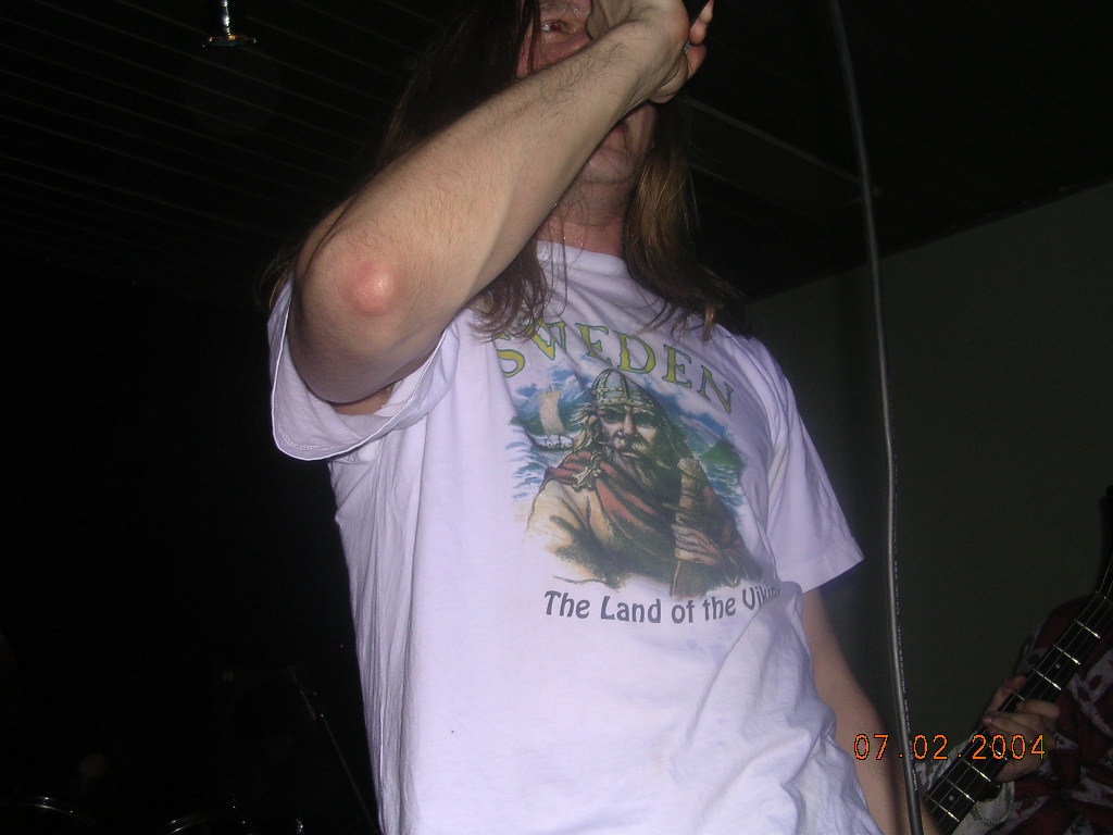 Фотографии -> Концерты ->  Концерт в клубе Арктика (7 февраля 2004) -> Концерт в клубе Арктика (7 февраля 2004) - a011