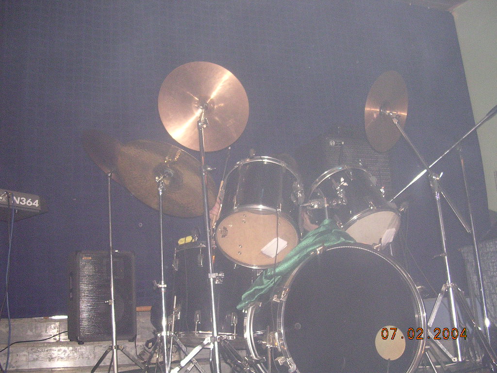 Фотографии -> Концерты ->  Концерт в клубе Арктика (7 февраля 2004) -> Концерт в клубе Арктика (7 февраля 2004) - a016