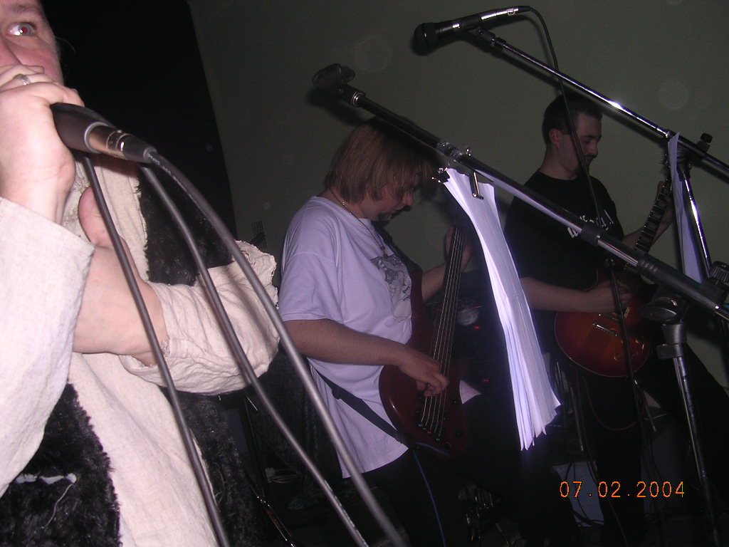 Фотографии -> Концерты ->  Концерт в клубе Арктика (7 февраля 2004) -> Концерт в клубе Арктика (7 февраля 2004) - a028