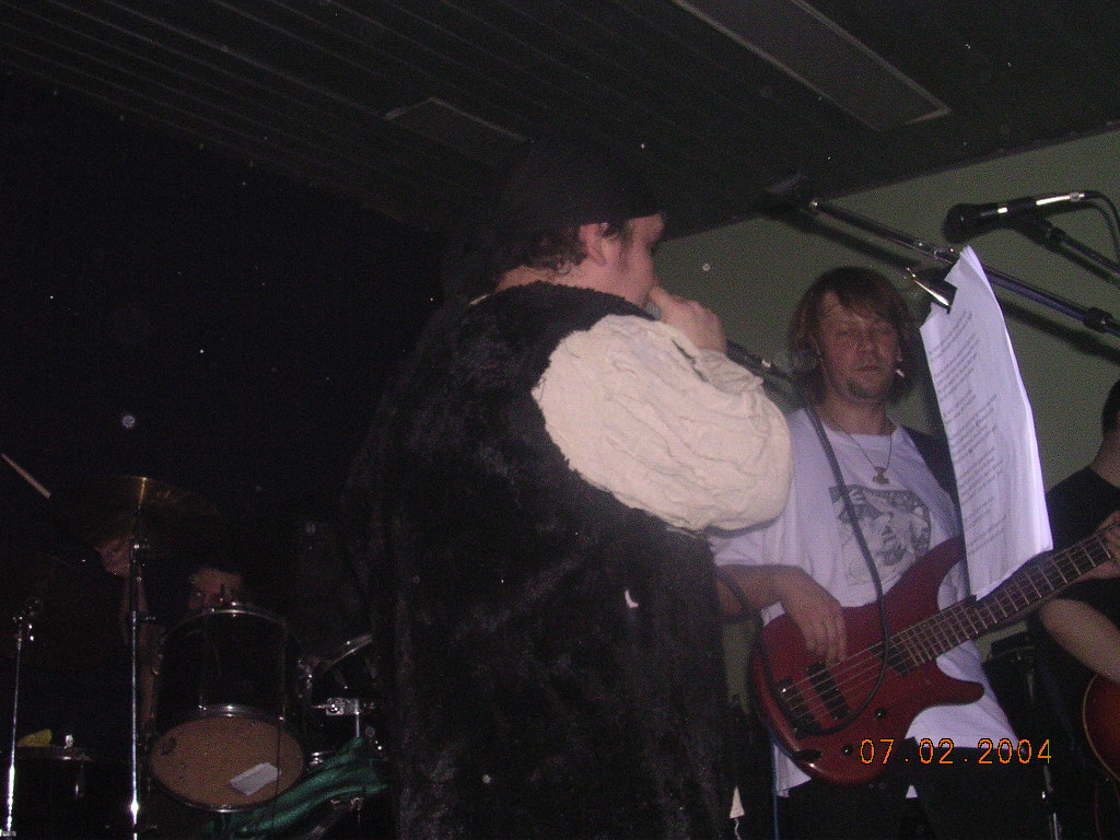 Фотографии -> Концерты ->  Концерт в клубе Арктика (7 февраля 2004) -> Концерт в клубе Арктика (7 февраля 2004) - a033