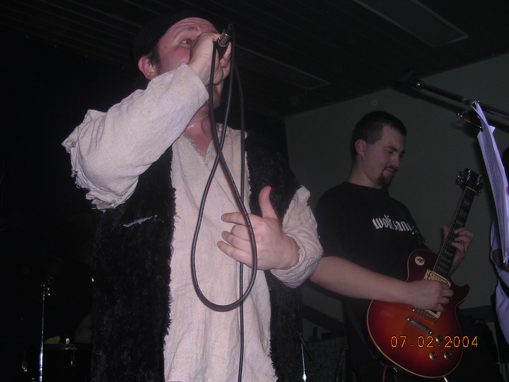 Фотографии -> Концерты ->  Концерт в клубе Арктика (7 февраля 2004) -> Концерт в клубе Арктика (7 февраля 2004) - a036