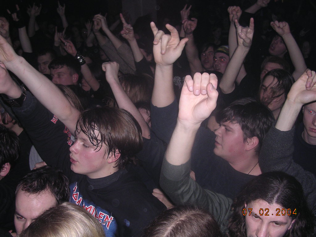 Фотографии -> Концерты ->  Концерт в клубе Арктика (7 февраля 2004) -> Концерт в клубе Арктика (7 февраля 2004) - a037
