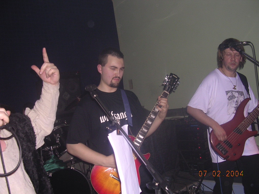 Фотографии -> Концерты ->  Концерт в клубе Арктика (7 февраля 2004) -> Концерт в клубе Арктика (7 февраля 2004) - a041