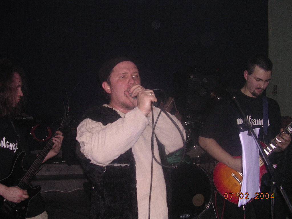 Фотографии -> Концерты ->  Концерт в клубе Арктика (7 февраля 2004) -> Концерт в клубе Арктика (7 февраля 2004) - a042