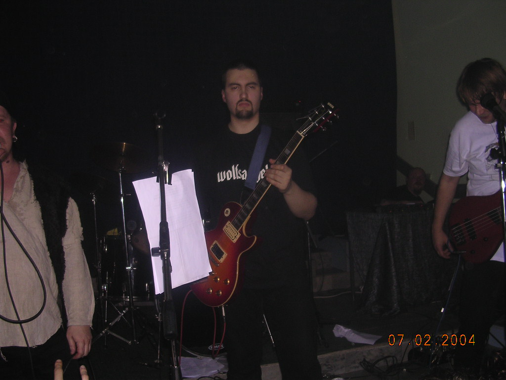 Фотографии -> Концерты ->  Концерт в клубе Арктика (7 февраля 2004) -> Концерт в клубе Арктика (7 февраля 2004) - a044
