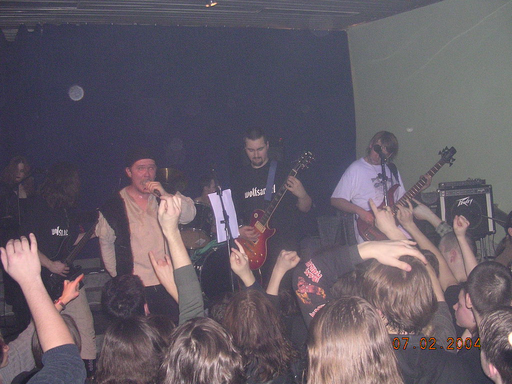 Фотографии -> Концерты ->  Концерт в клубе Арктика (7 февраля 2004) -> Концерт в клубе Арктика (7 февраля 2004) - a045