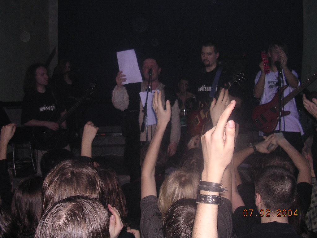Фотографии -> Концерты ->  Концерт в клубе Арктика (7 февраля 2004) -> Концерт в клубе Арктика (7 февраля 2004) - a046