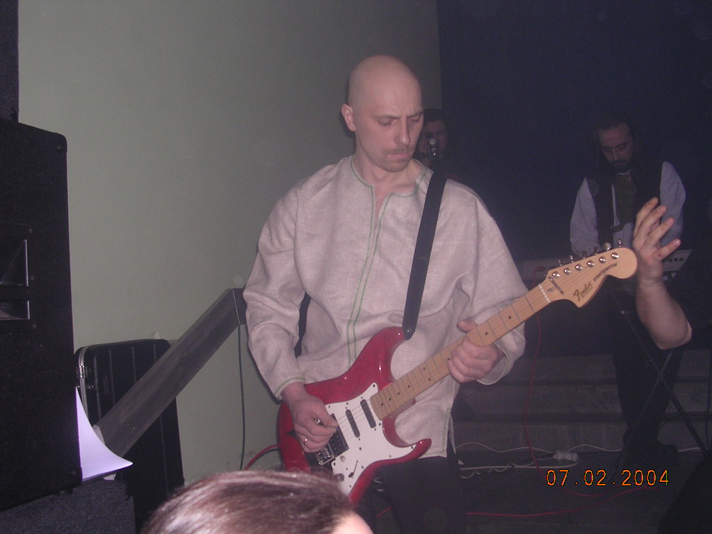 Фотографии -> Концерты ->  Концерт в клубе Арктика (7 февраля 2004) -> Концерт в клубе Арктика (7 февраля 2004) - a049