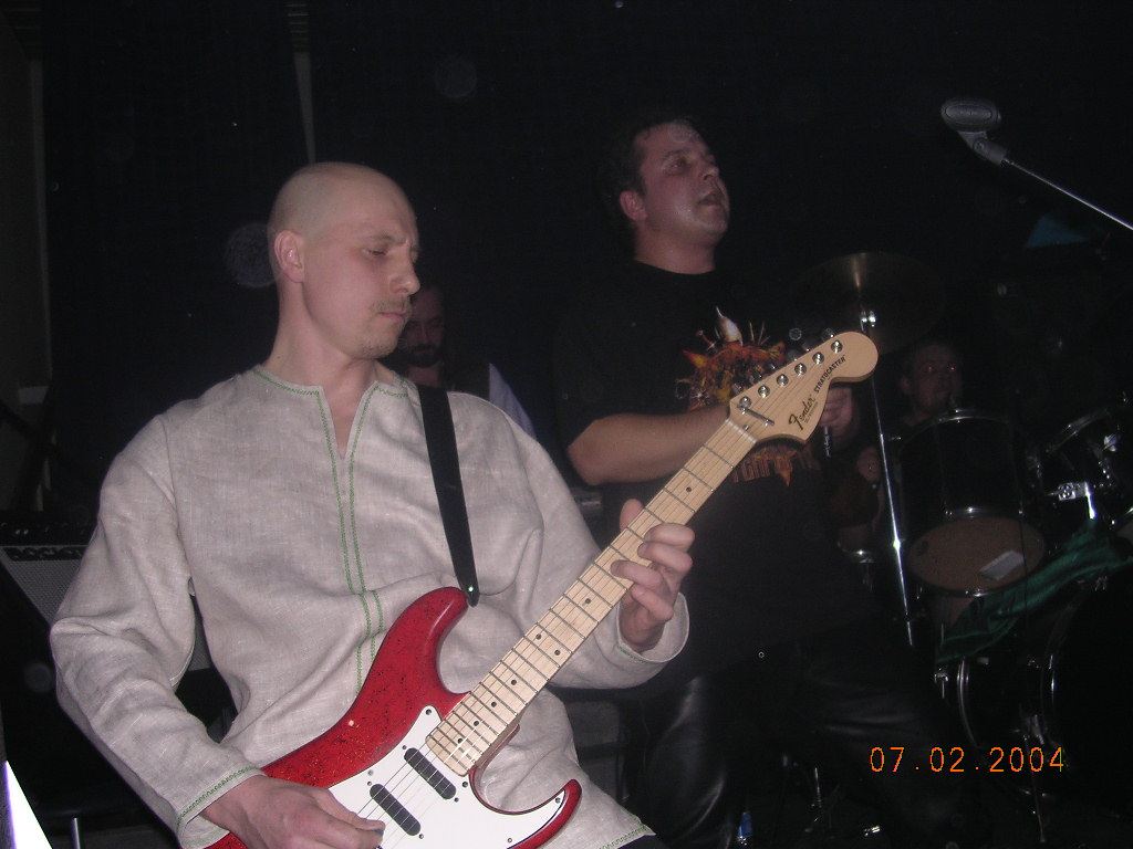 Фотографии -> Концерты ->  Концерт в клубе Арктика (7 февраля 2004) -> Концерт в клубе Арктика (7 февраля 2004) - a051