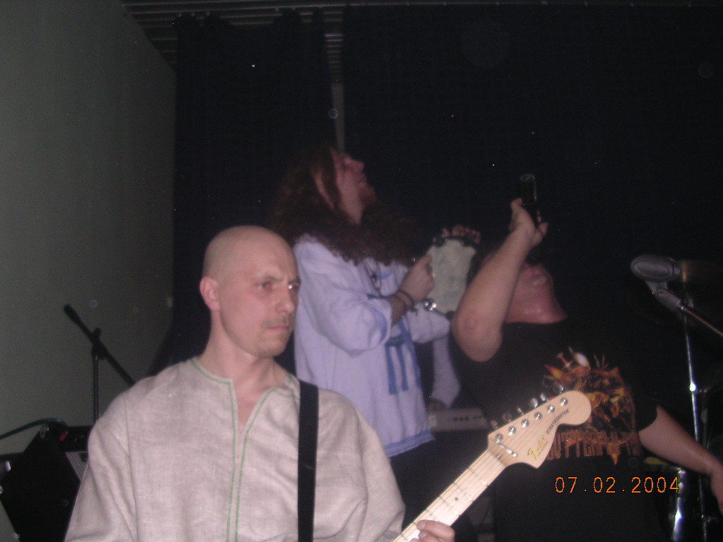 Фотографии -> Концерты ->  Концерт в клубе Арктика (7 февраля 2004) -> Концерт в клубе Арктика (7 февраля 2004) - a055