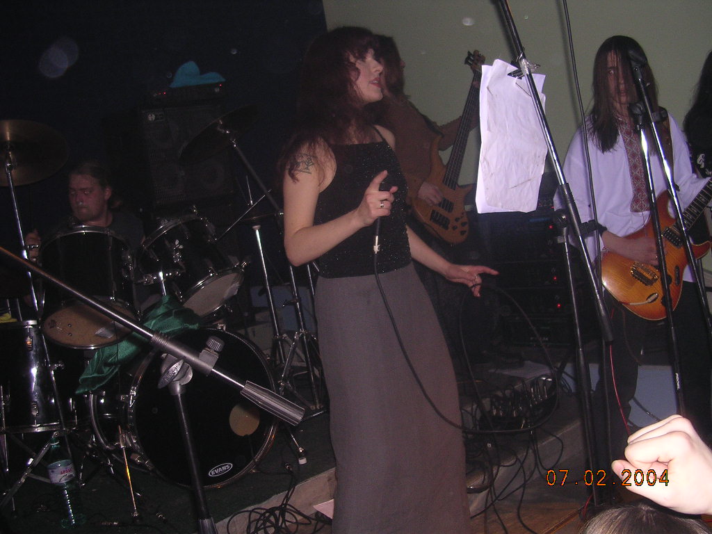 Фотографии -> Концерты ->  Концерт в клубе Арктика (7 февраля 2004) -> Концерт в клубе Арктика (7 февраля 2004) - a057