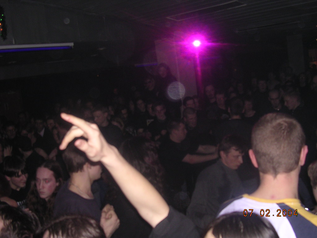 Фотографии -> Концерты ->  Концерт в клубе Арктика (7 февраля 2004) -> Концерт в клубе Арктика (7 февраля 2004) - a060