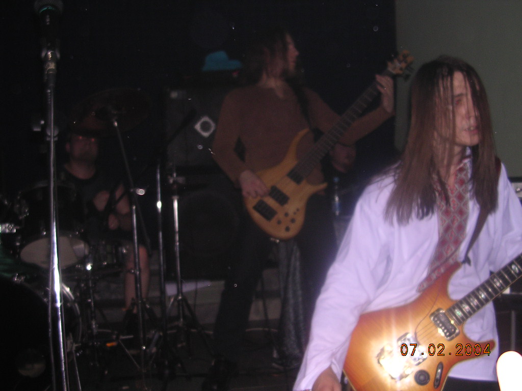 Фотографии -> Концерты ->  Концерт в клубе Арктика (7 февраля 2004) -> Концерт в клубе Арктика (7 февраля 2004) - a066