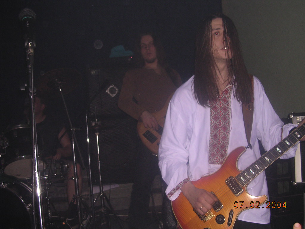 Фотографии -> Концерты ->  Концерт в клубе Арктика (7 февраля 2004) -> Концерт в клубе Арктика (7 февраля 2004) - a070
