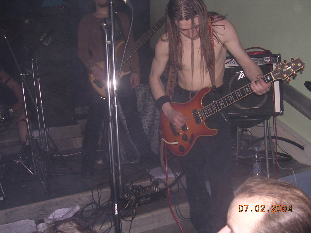 Фотографии -> Концерты ->  Концерт в клубе Арктика (7 февраля 2004) -> Концерт в клубе Арктика (7 февраля 2004) - a083