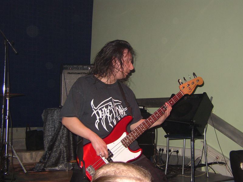 Фотографии -> Концерты -> Концерт в клубе Арктика (24 апреля 2004) ->  Rossomahaar -> Rossomahaar - 028