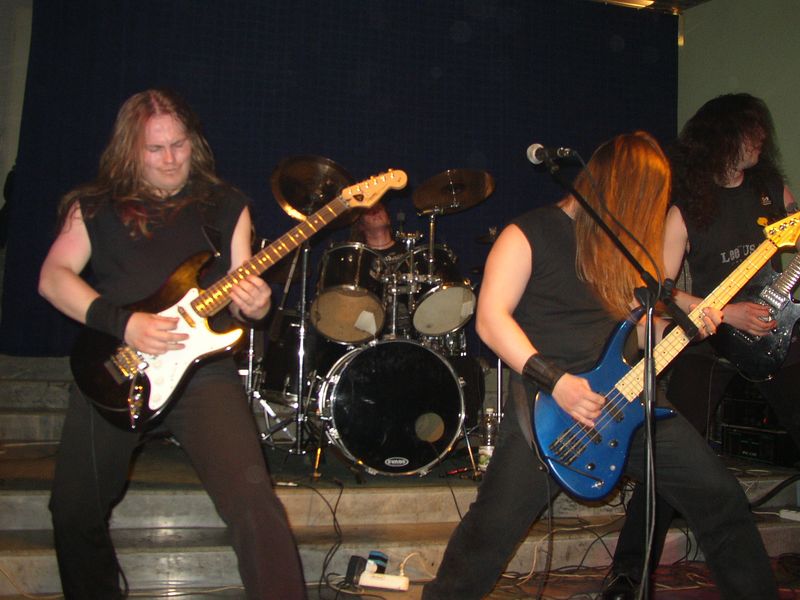 Фотографии -> Концерты -> Концерт в клубе Арктика (24 апреля 2004) ->  Asguard -> Asguard - 017
