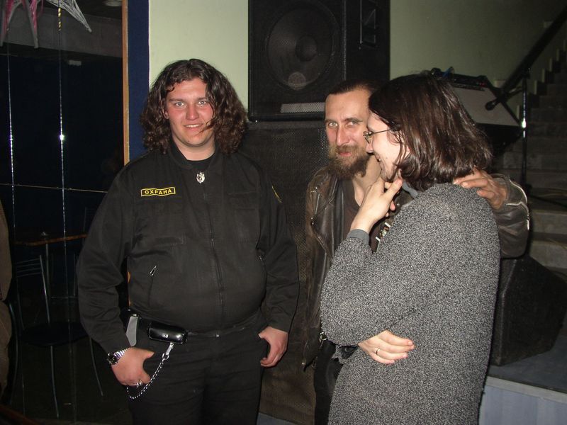 Фотографии -> Концерты -> Концерт в клубе Арктика (24 апреля 2004) ->  Люди на концерте -> Люди на концерте - 006