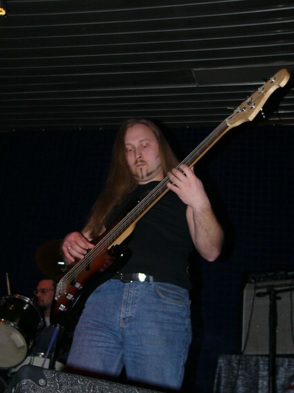 Фотографии -> Концерты -> Концерт в клубе Арктика (2 мая 2004) ->  Void -> Void - 005