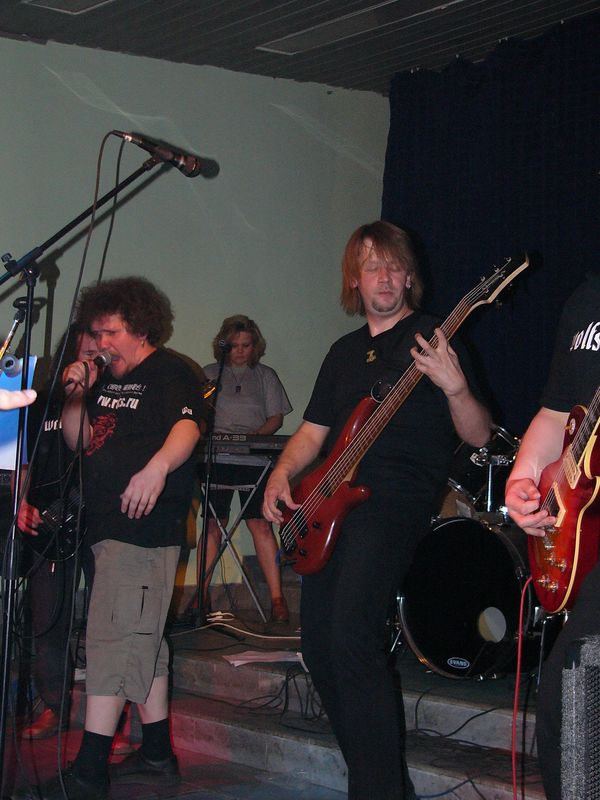 Фотографии -> Концерты -> Концерт в клубе Арктика (2 мая 2004) ->  Wolfsangel -> Wolfsangel - 020