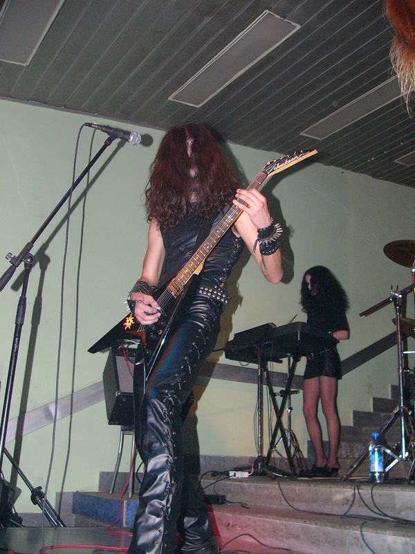 Фотографии -> Концерты -> Концерт в клубе Арктика (8 мая 2004) ->  Drama -> Drama - 004
