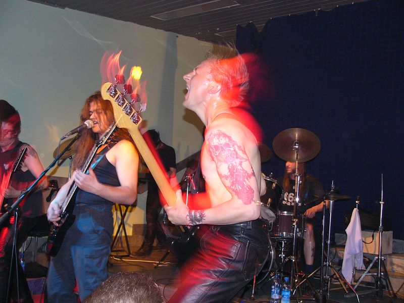 Фотографии -> Концерты -> Концерт в клубе Арктика (8 мая 2004) ->  Psilocybe Larvae -> Psilocybe Larvae - 020