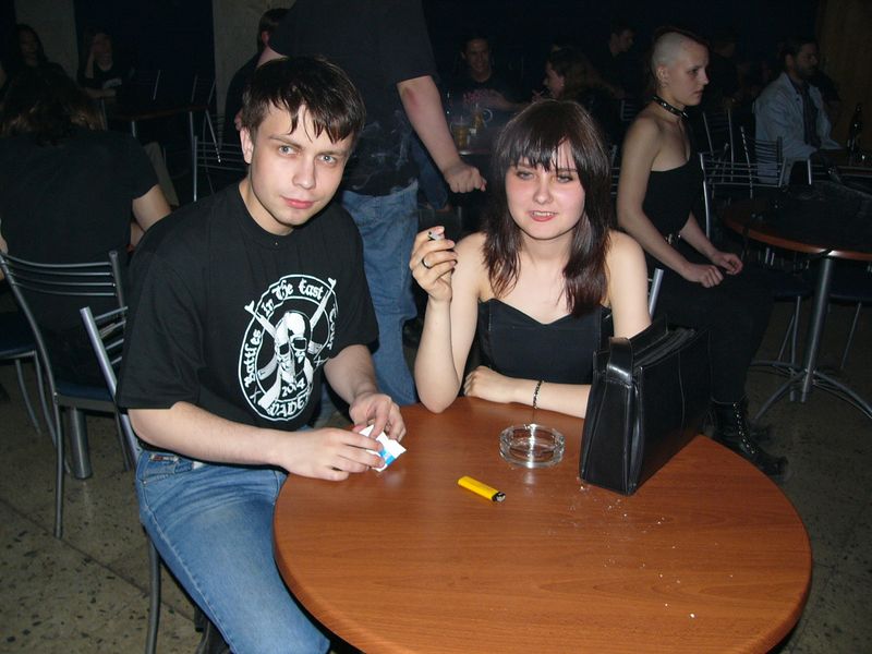 Фотографии -> Концерты -> Концерт в клубе Арктика (8 мая 2004) ->  Люди на концерте -> Люди на концерте - 004