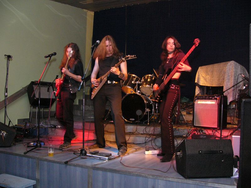 Фотографии -> Концерты -> Концерт в клубе Арктика (9 июля 2004) ->  Fatal -> Fatal - 016
