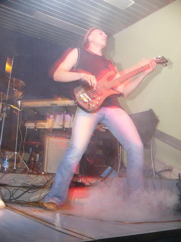 Фотографии -> Концерты -> Концерт в клубе Арктика (9 июля 2004) ->  Face-X -> Face-X - 008