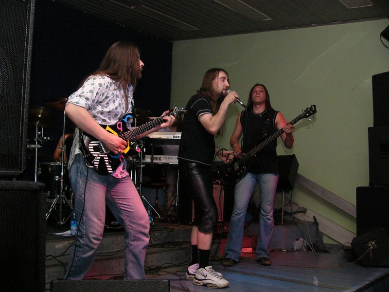 Фотографии -> Концерты -> Концерт в клубе Арктика (9 июля 2004) ->  Face-X -> Face-X - 030