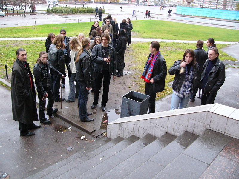 Фотографии -> Концерты -> "Gothic" fest в клубе Арктика (23 октября 2004) ->  Люди на концерте -> Люди на концерте - 002