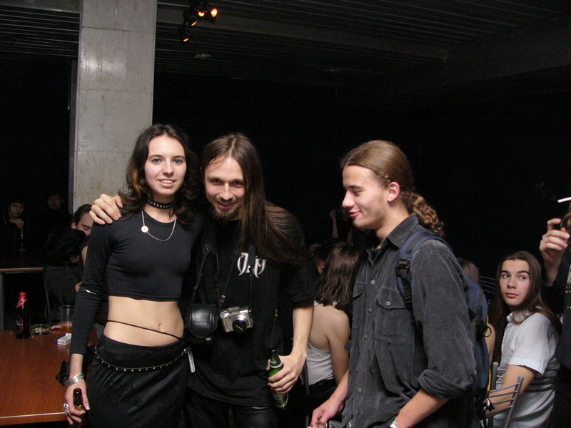 Фотографии -> Концерты -> "Gothic" fest в клубе Арктика (23 октября 2004) ->  Люди на концерте -> Люди на концерте - 022