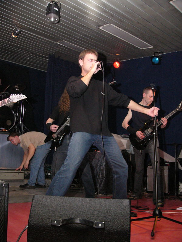 Фотографии -> Концерты -> Концерт ГТМ в клубе Арктика (24 октября 2004) ->  ЗОВ -> ЗОВ - 001
