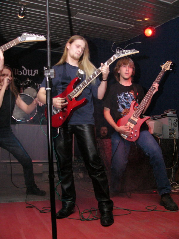 Фотографии -> Концерты -> Концерт ГТМ в клубе Арктика (24 октября 2004) ->  Ретрием -> Ретрием - 001