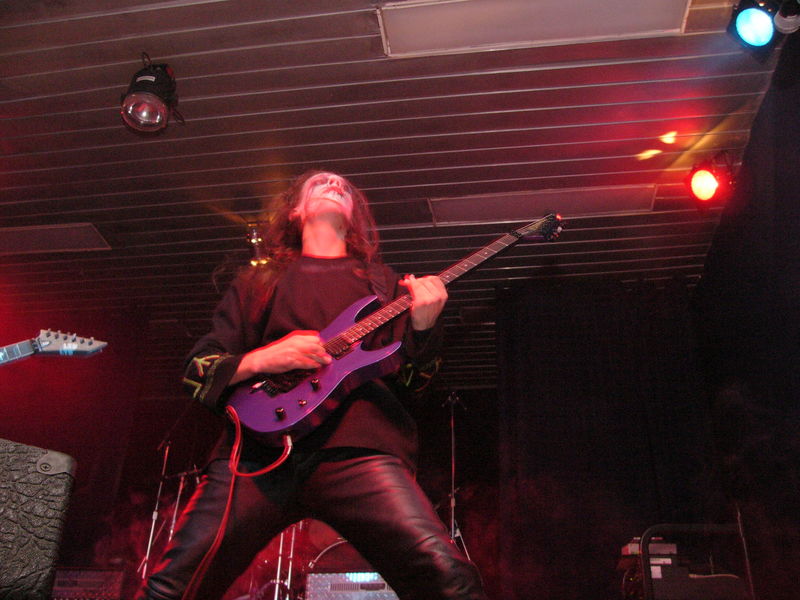 Фотографии -> Концерты -> Impaled Nazarene в клубе Арктика (29 октября 2004) ->  Perunъ -> Perunъ - 008