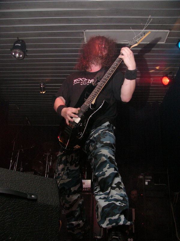 Фотографии -> Концерты -> Impaled Nazarene в клубе Арктика (29 октября 2004) ->  Morrah -> Morrah - 016