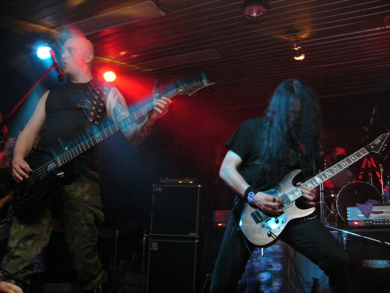 Фотографии -> Концерты -> Impaled Nazarene в клубе Арктика (29 октября 2004) ->  Impaled Nazarene -> Impaled Nazarene - 018