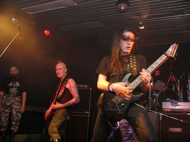 Фотографии -> Концерты -> Impaled Nazarene в клубе Арктика (29 октября 2004) ->  Impaled Nazarene -> Impaled Nazarene - 023