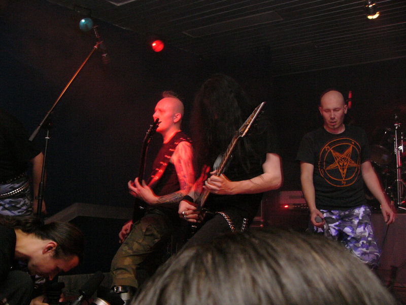 Фотографии -> Концерты -> Impaled Nazarene в клубе Арктика (29 октября 2004) ->  Impaled Nazarene -> Impaled Nazarene - 025