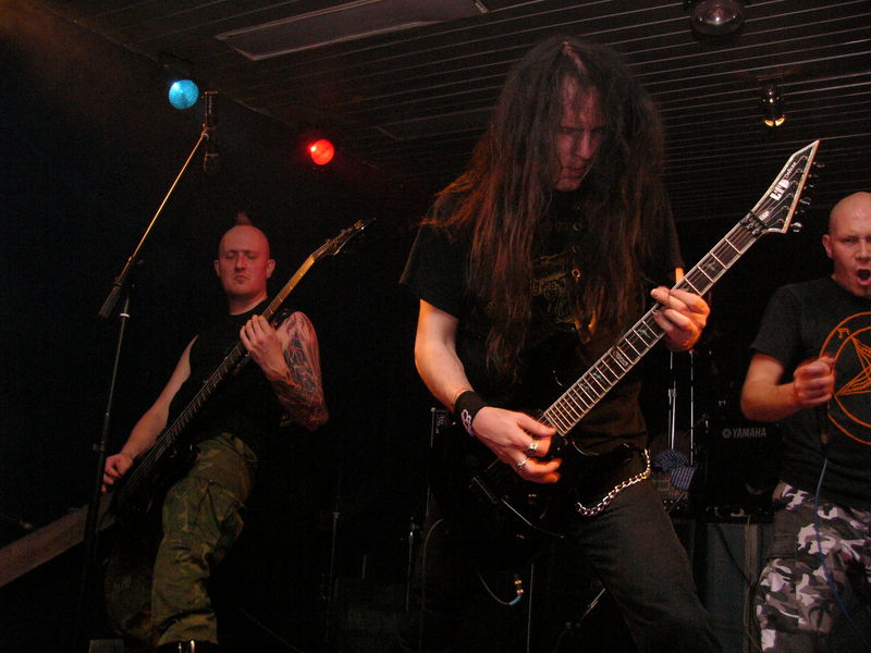 Фотографии -> Концерты -> Impaled Nazarene в клубе Арктика (29 октября 2004) ->  Impaled Nazarene -> Impaled Nazarene - 030