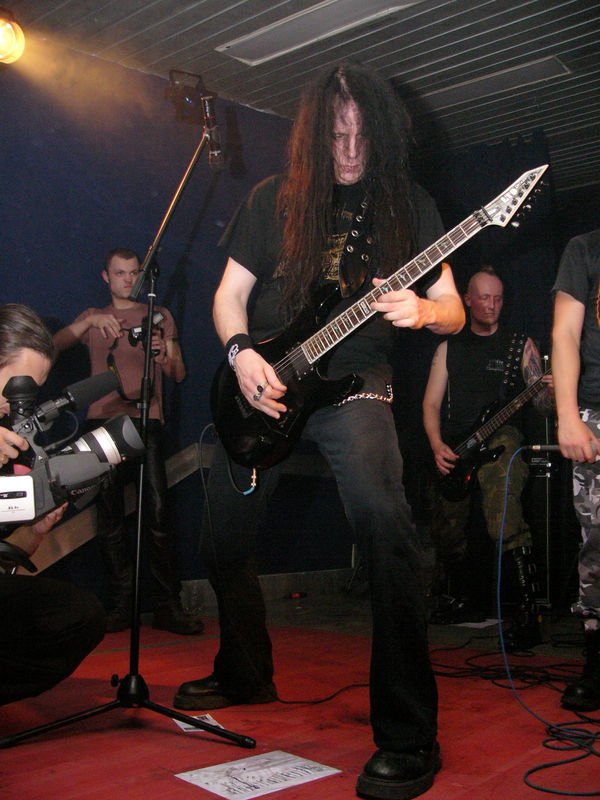 Фотографии -> Концерты -> Impaled Nazarene в клубе Арктика (29 октября 2004) ->  Impaled Nazarene -> Impaled Nazarene - 034