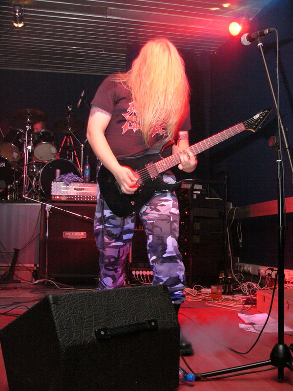Фотографии -> Концерты -> Impaled Nazarene в клубе Арктика (29 октября 2004) ->  Impaled Nazarene -> Impaled Nazarene - 037