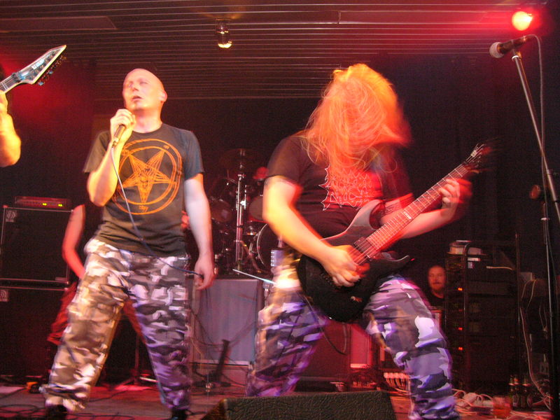 Фотографии -> Концерты -> Impaled Nazarene в клубе Арктика (29 октября 2004) ->  Impaled Nazarene -> Impaled Nazarene - 047